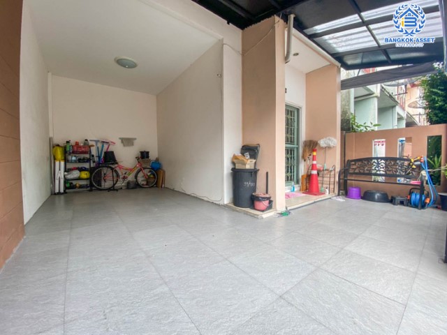 ******ทาวน์เฮ้าส์มือสองย่านนนทบุรี ม.ไลโอ วงแหวน-ปิ่นเกล้า จากแบรนด์ลลิล บนเนื้อที่ 17.1 ตร.ว. ฟังก์ชัน 3 ห้องนอน 2 ห้องน้ำ 1 ที่จอดรถ แถมฟรี! 2 เครื่องปรับอากาศ 2 เครื่องทำน้ำอุ่น 1 เครื่องดูดควัน บ้านพร้อมอยู่ บิวท์อินครัว มีโรงรถ เชื่อมต่อถ.กาญจนาภิเษก ถ.รัตนาธิเบศร์ ใกล้เซ็นทรัลเวสต์เกต